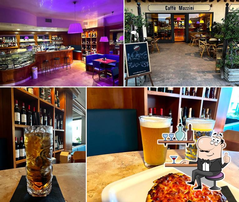 Siediti a un tavolo di Bar Mazzini