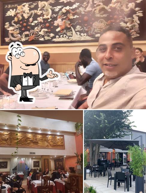 Asia si caratterizza per la interni e tavolo da pranzo