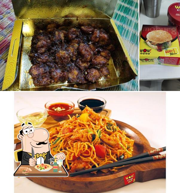 Pad thai at WOW China