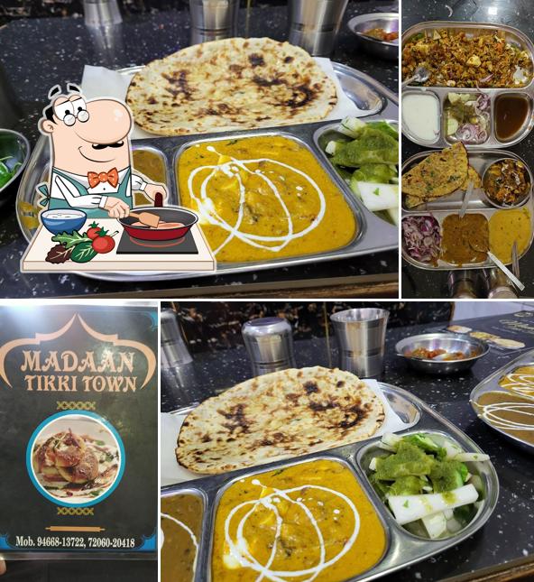 Chicken curry at Madaan tikki town