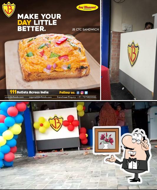 Check out how Jay Bhavani Vadapav looks inside