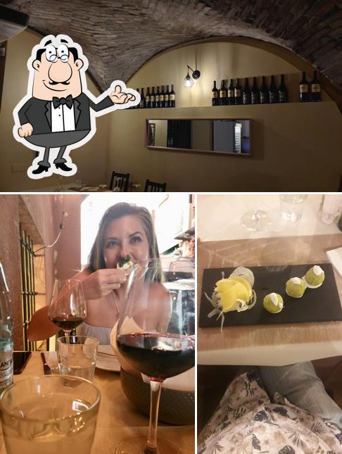 Siediti a un tavolo di The Cave - Ristorante - Bar