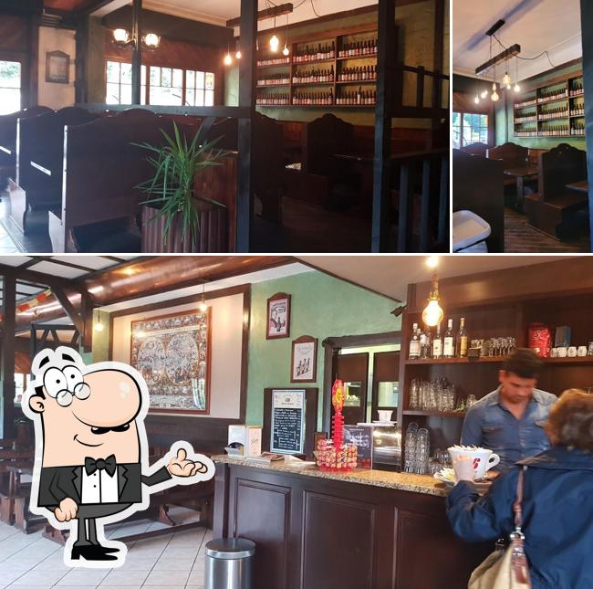 Gli interni di Crossroads Pub