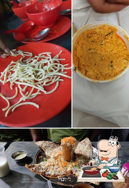 Chicken curry at New Malhar Dhosa And Chinese