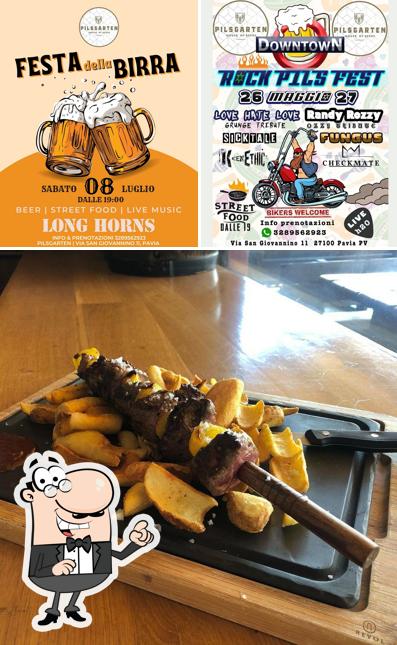 La esterno e cibo del ristorante