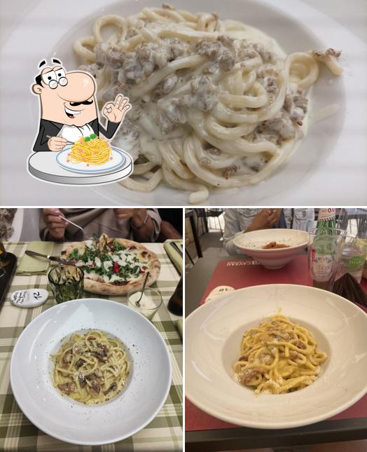 Spaghetti alla carbonara al Taverna Magna Comunis