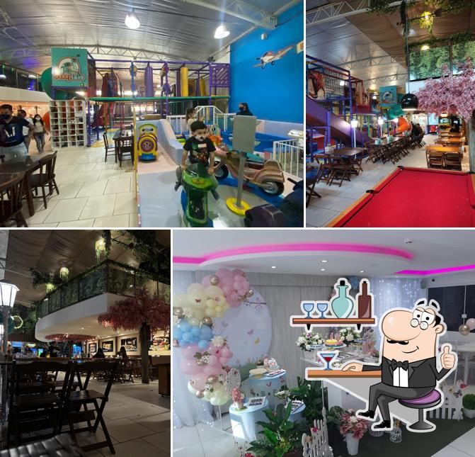 O interior do Ferry Land