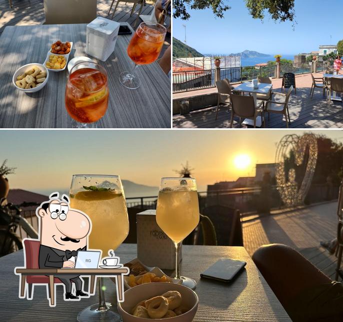 Bar De Simone si caratterizza per la interni e cibo