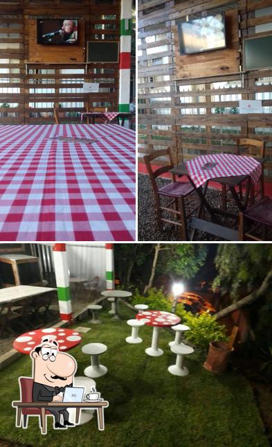 O interior do Dion Gulas Petiscaria