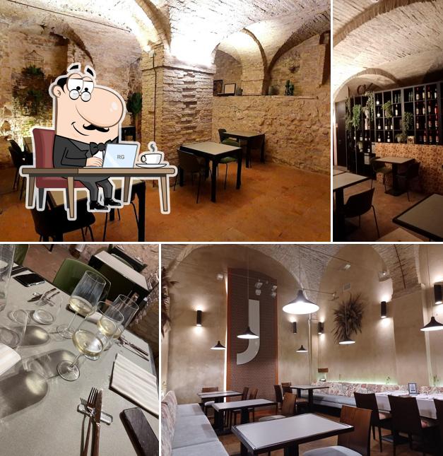 Gli interni di Palazzo Jona Ankon Bistró