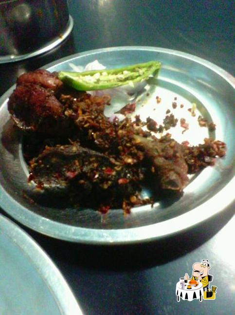Food at Bismi Chicken Corner Hotel