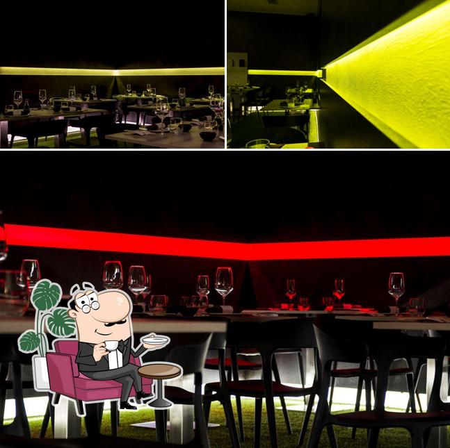 Dai un'occhiata agli interni di Hobo Restaurant