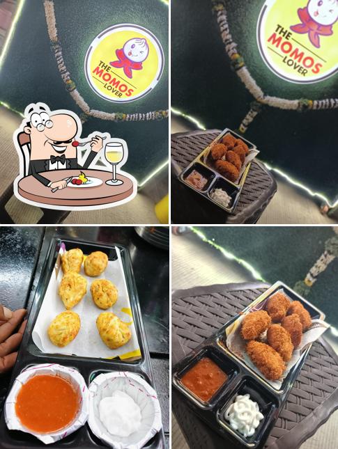 Food at The Momo'S Lover'