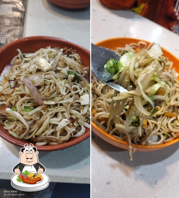 Food at Mehak Chowmein