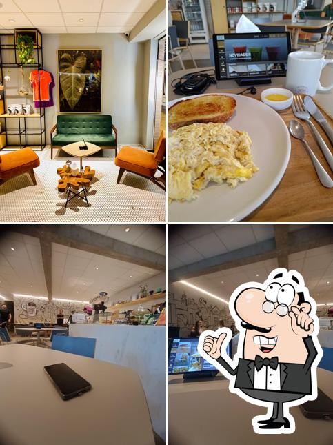 Sente em uma das mesas no Day Off Café Ribeirão - Fiusa Center
