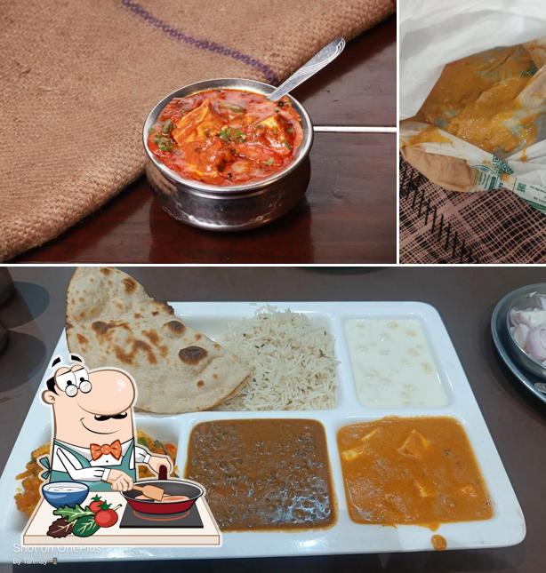 Chicken curry at Khalsa Vaishno Dhaba