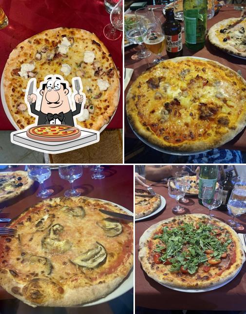 Ordina una pizza a Pizzeria da Samu Focacceria Ristopub