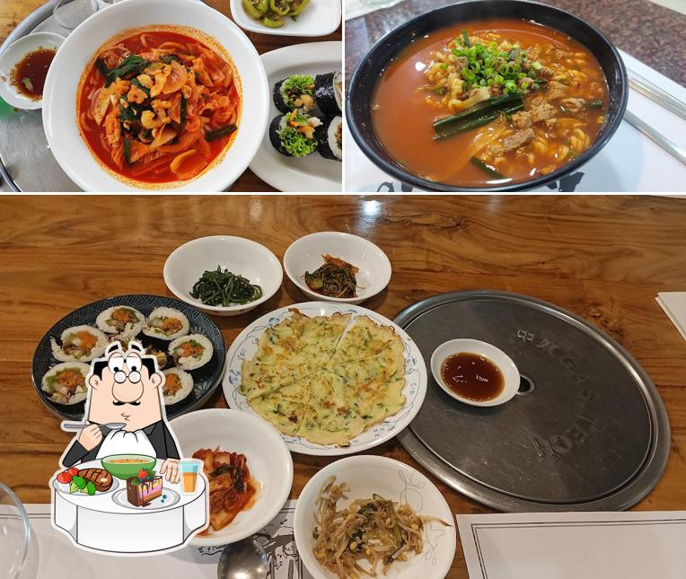 Hot and sour soup at Dam's Kitchen