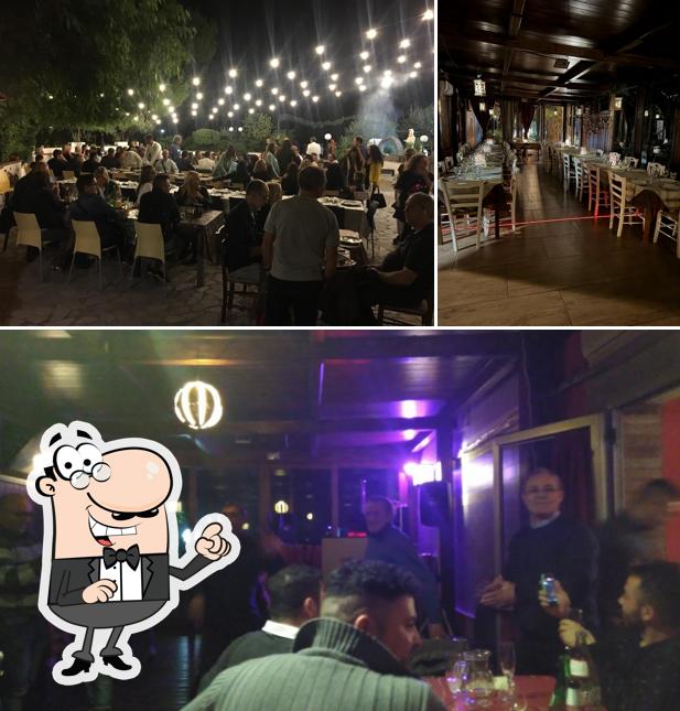 La foto di interni e bancone da bar da Miami Swing