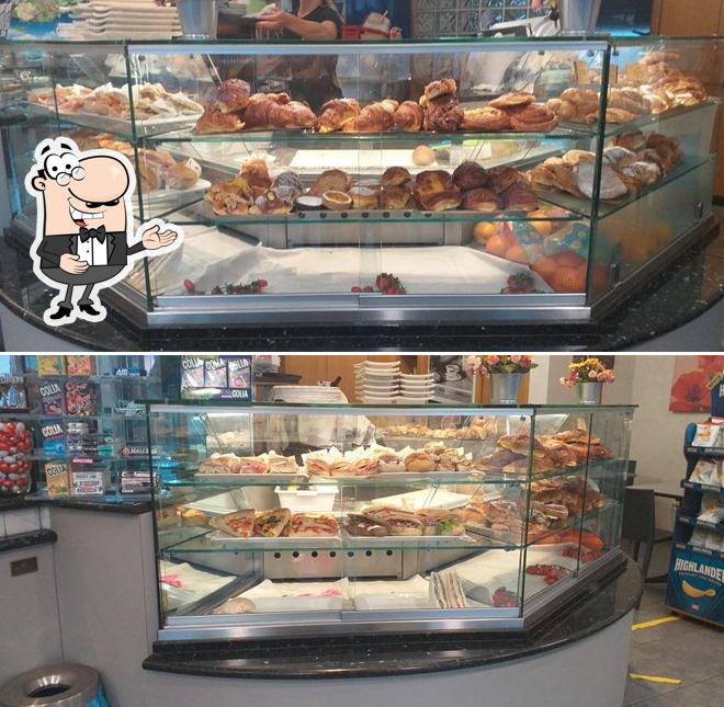 Guarda questa immagine di Bar 70 di Angelino Marino