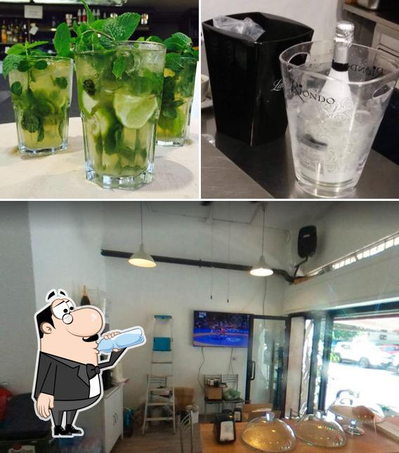 Questa è la foto che raffigura la bevanda e esterno di Bar Civico 4