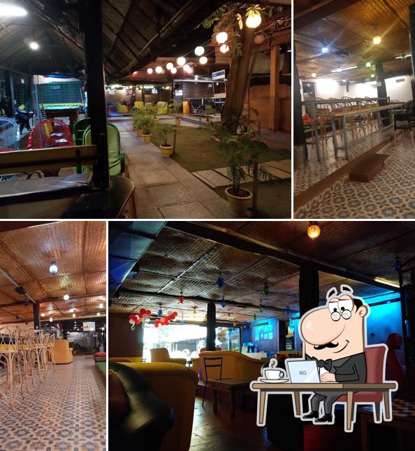 Check out how Seven Beans looks inside