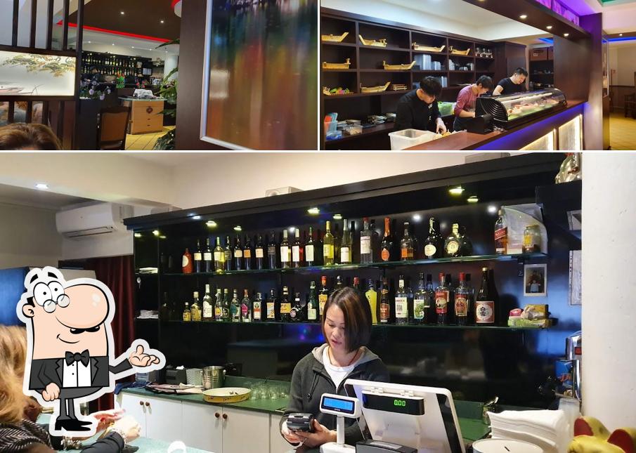 Siediti a un tavolo di Tokyo Sushi