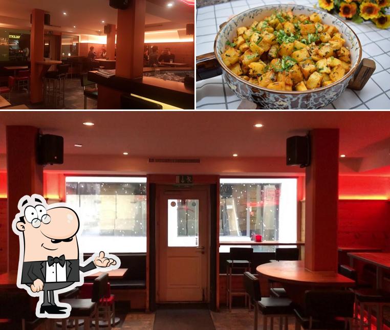 La interni e cibo del ristorante