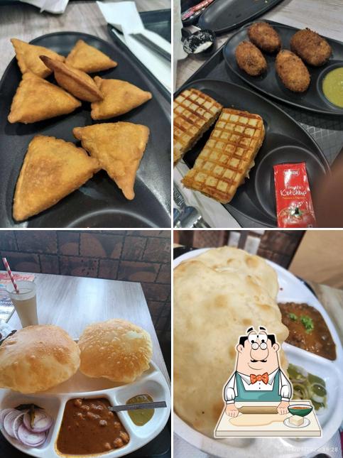 Samosa at Mad 4 Desi Restaurant