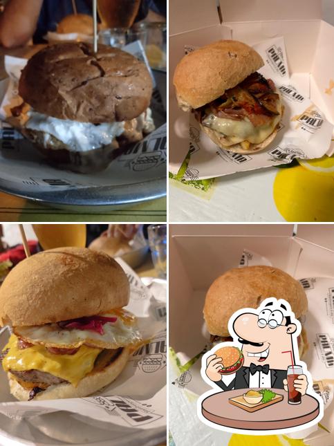 Palma hamburgeria & sfizi propone un'ampia gamma di opzioni per gli amanti dell'hamburger