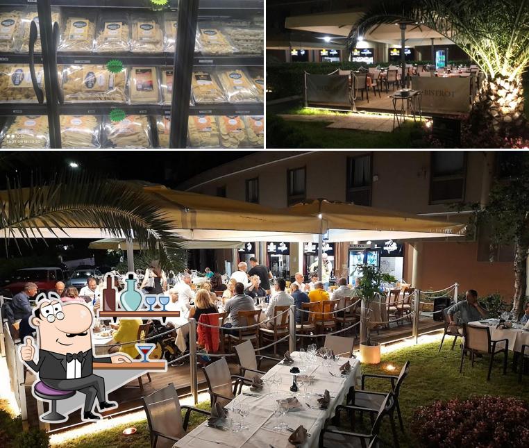 La interni e cibo del ristorante