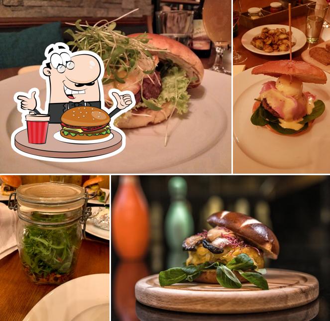 Gli hamburger di Restaurant The Basement potranno incontrare molti gusti diversi