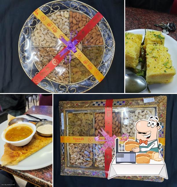 Garlic bread at Veer Ji Mithai Wale