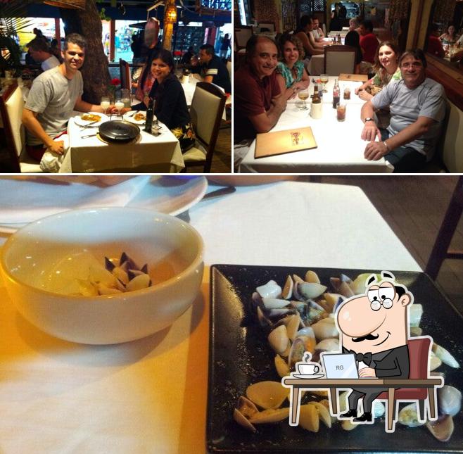 Entre diferentes coisas, interior e comida podem ser encontrados a Restaurante Costa Brava