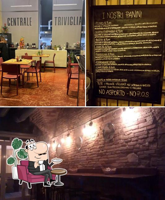 La interni e lavagna del ristorante