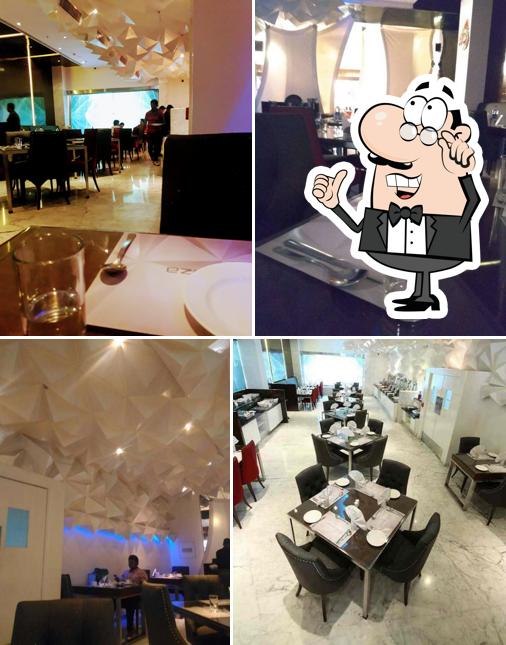 Check out how Cafe @ Elanza looks inside