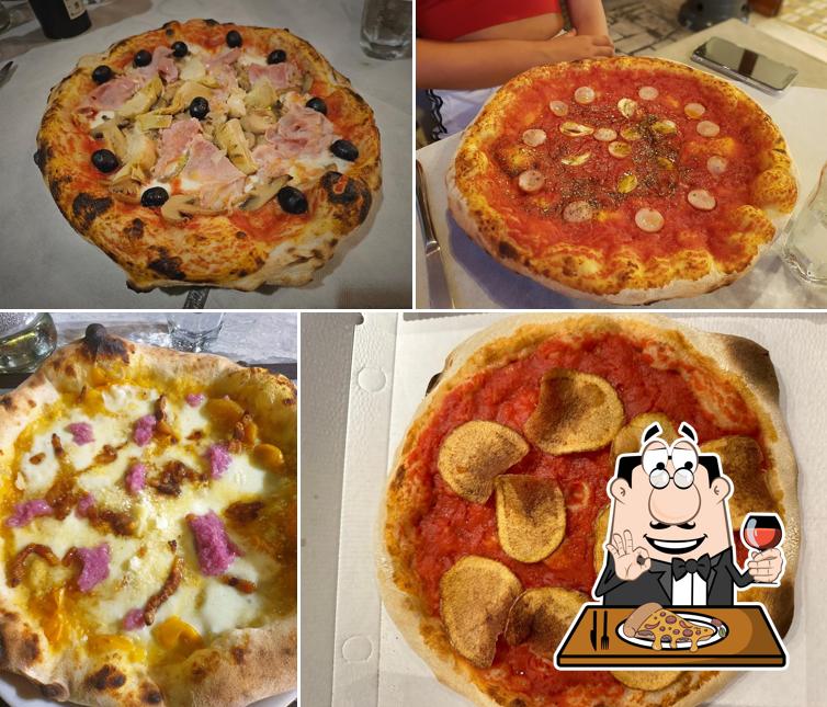 Prenditi una pizza a Trattoria Pizzeria La Lampara