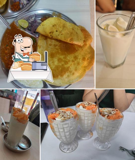 Garlic bread at Badshah Hotel