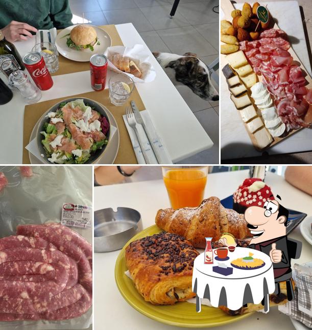 Piatto di formaggi al La Borgheria - Caffè, Drink E Ristorante
