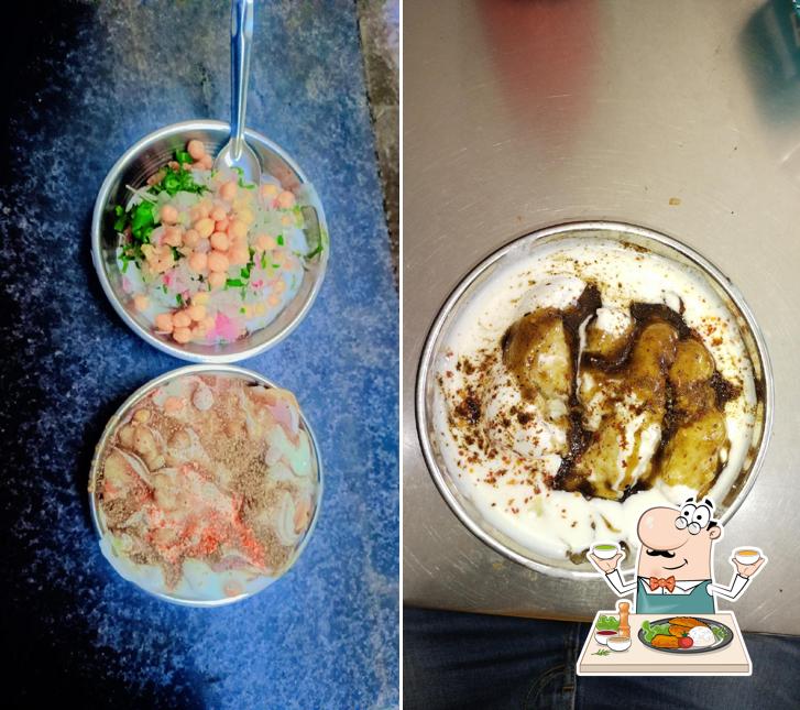 Food at Agra Chat Bhandar