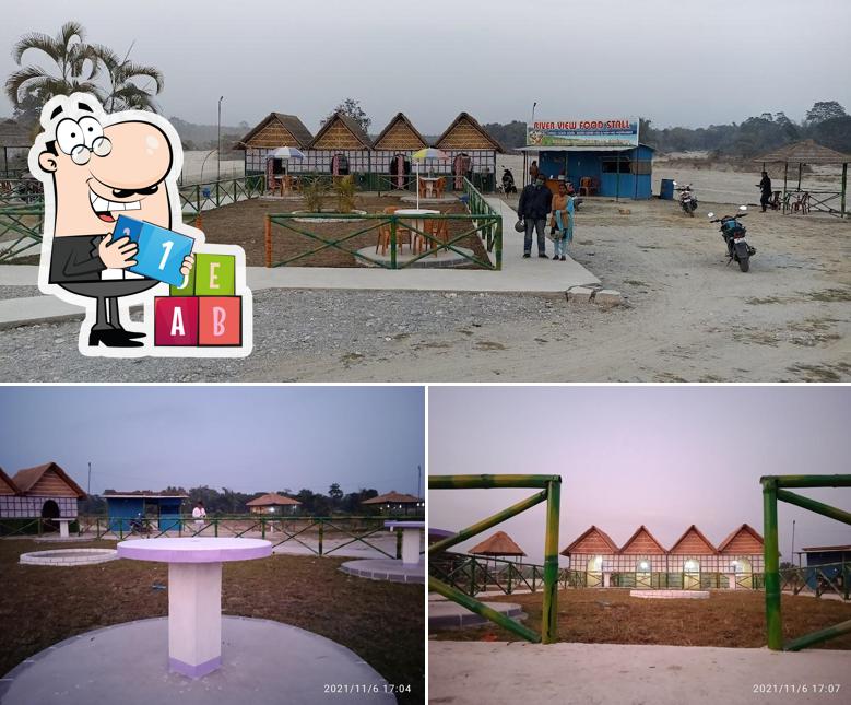 Look at this pic of River View Food Stall