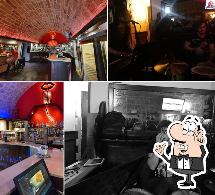 Gli interni di Olden times cafè