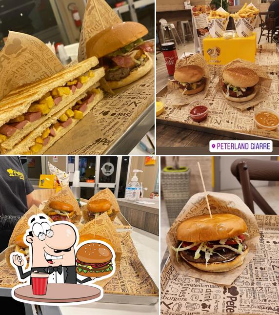Prova uno dei tipi di hamburger disponibili a Peterland Giarre