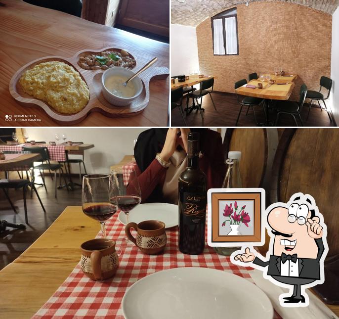 Siediti a un tavolo di Cantina Del Cedro