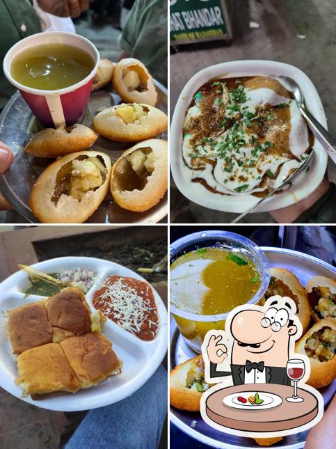 Panipuri at Rajasthani chat Bhandar (Katra Ahluwalia)