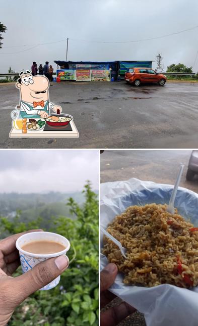 Fried rice at Pakalum Pathiravum Thattukada