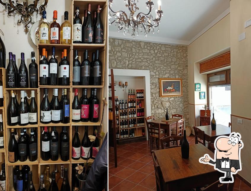 Dai un'occhiata agli interni di Osteria Malaspina