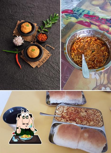 Food at MAMLEDAR MISAL VASANT VIHAR