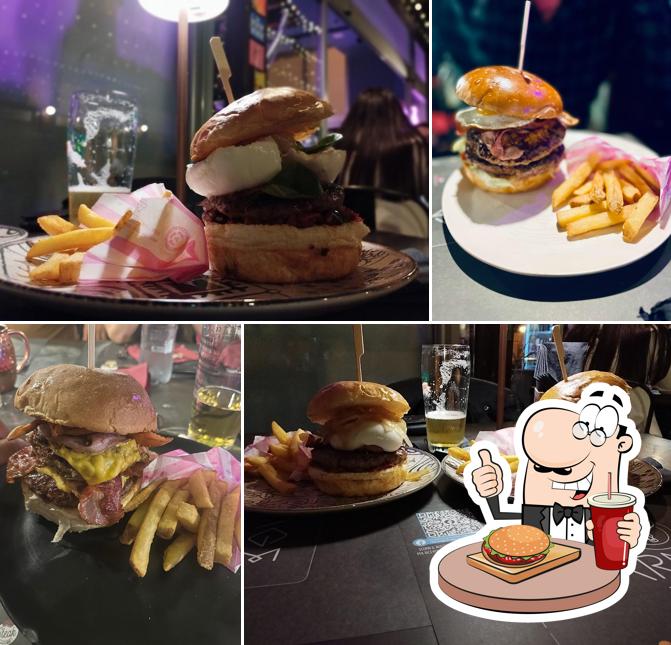 Prova un hamburger a Carnage Public House