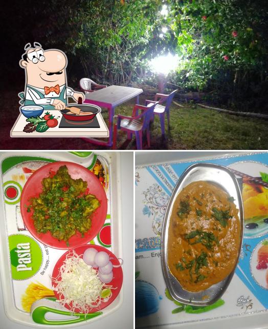 Chicken curry at Alishan da dhaba